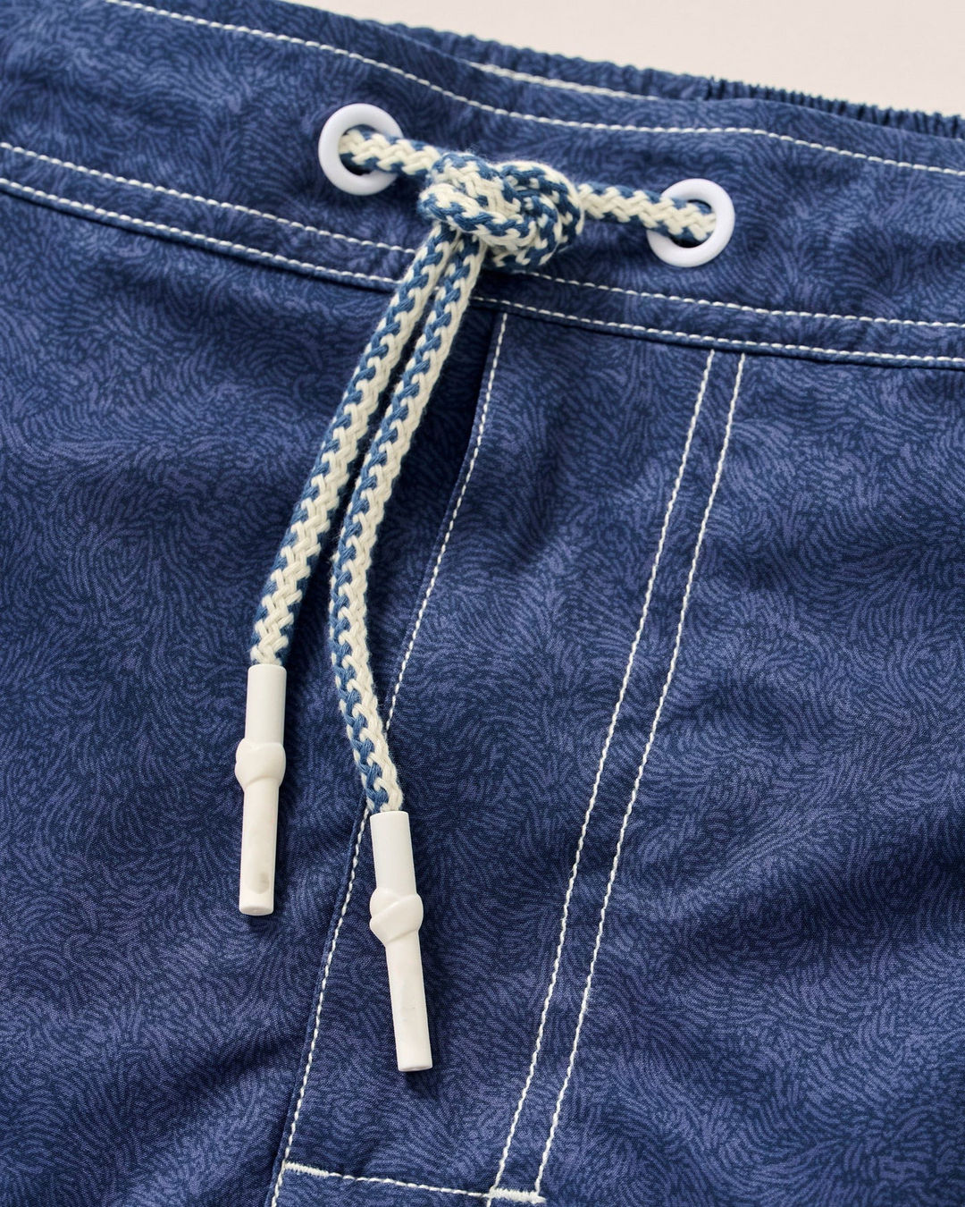 The Half Elastic 7" Surf Shorts