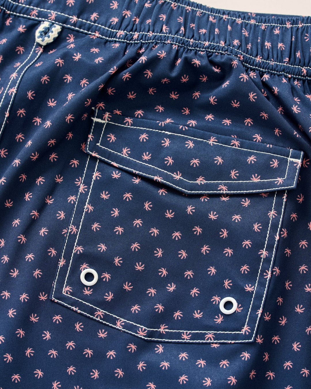 The Half Elastic 7" Surf Shorts